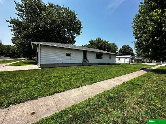 2nd image of 1010 Main St