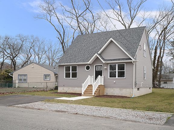 3rd image of 569 Sica Ln