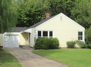 1039 N Terrace Dr, Wichita, KS 67208