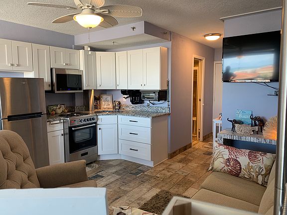 Fully functional kitchen
