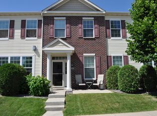 1052 Traditions Trl, Chaska, MN 55318