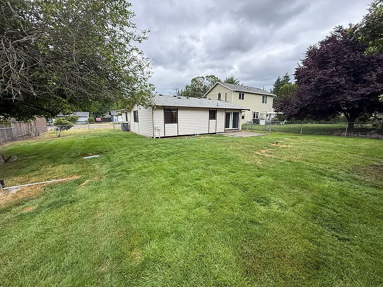 83 NW Nichols Ave — Photo 13