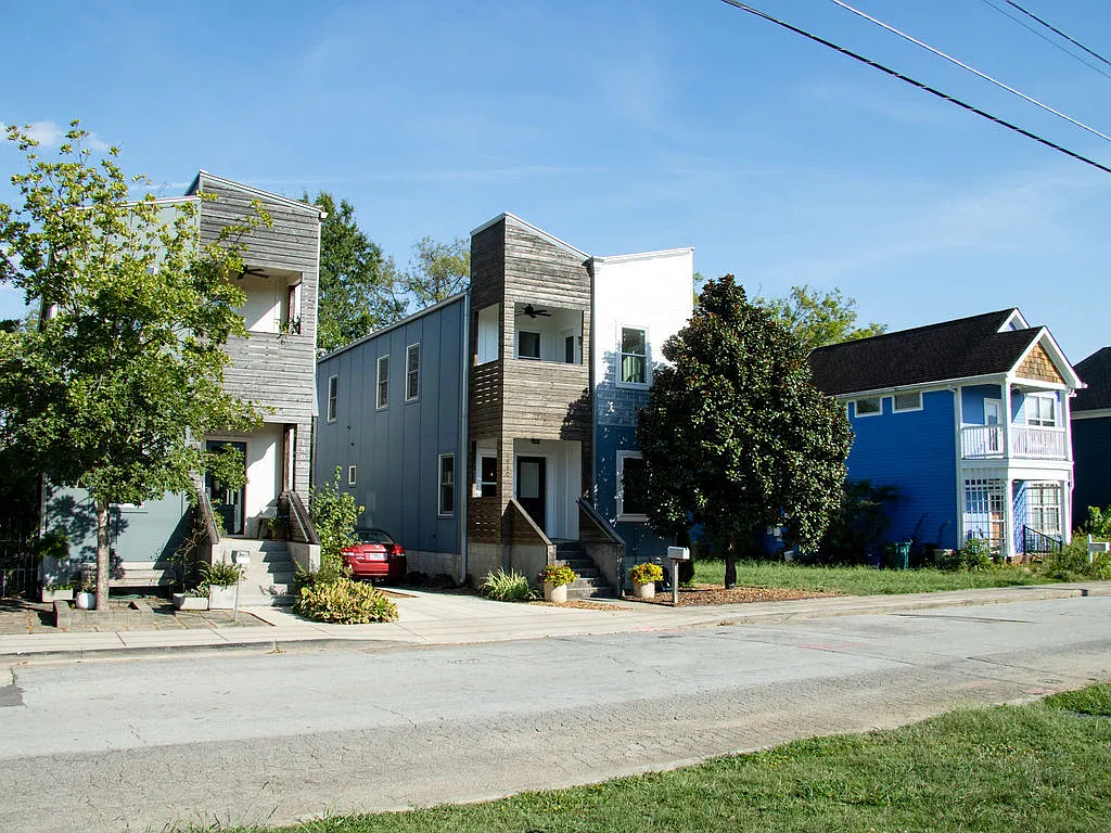 3 bed, 1600 sqft, $2,850 — Photo 1