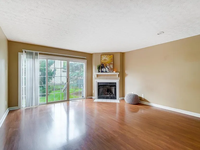 5713 Mango Ln — Photo 8