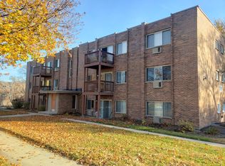 717 Strom Dr #3B, Dundee, IL 60118
