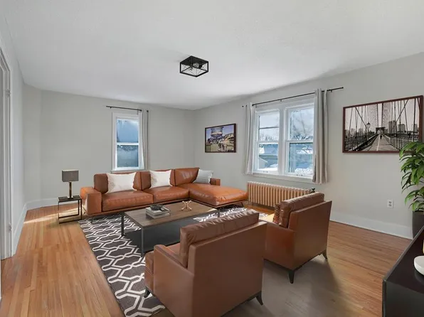 333 W 2nd St #3, Waconia, MN 55387