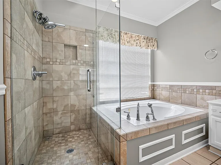 4414 Ringrose Dr — Photo 25