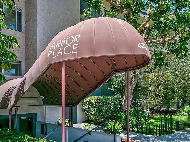 Arbors Apts. — Photo 13