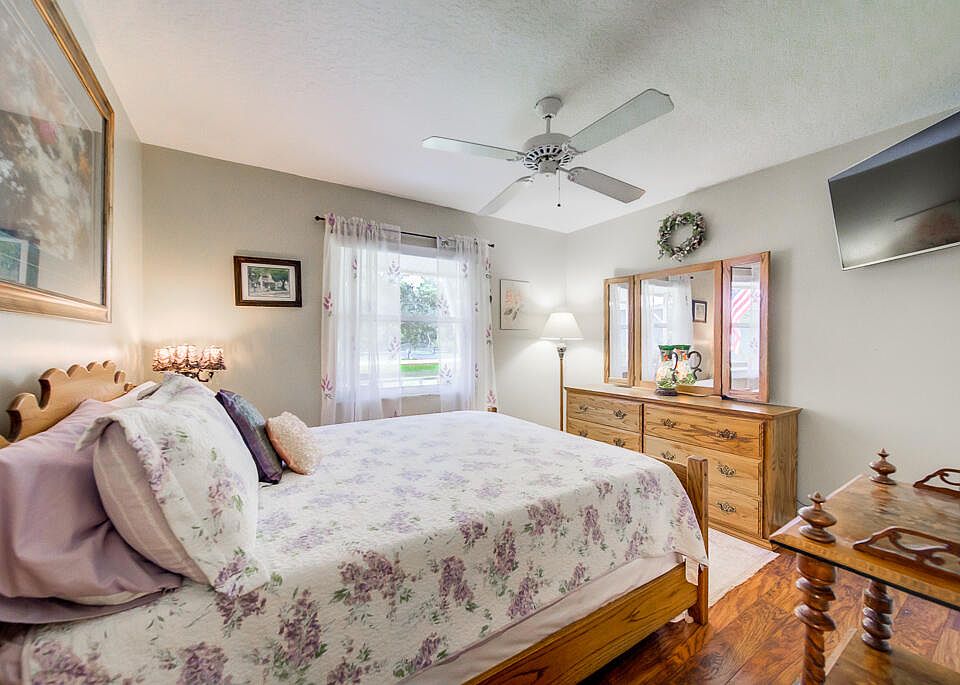 1st image of 15733 Temple Boulevard