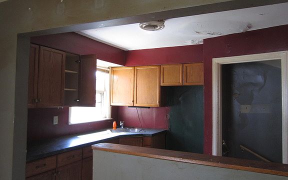4th image of 3223 N Panama Ave