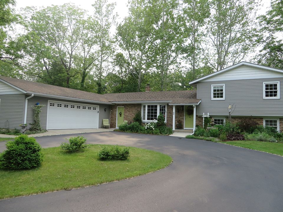 1st image of 10501 Riverdale Dr SE