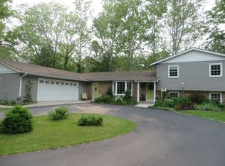 10501 Riverdale Dr SE, Middleville, MI 49333