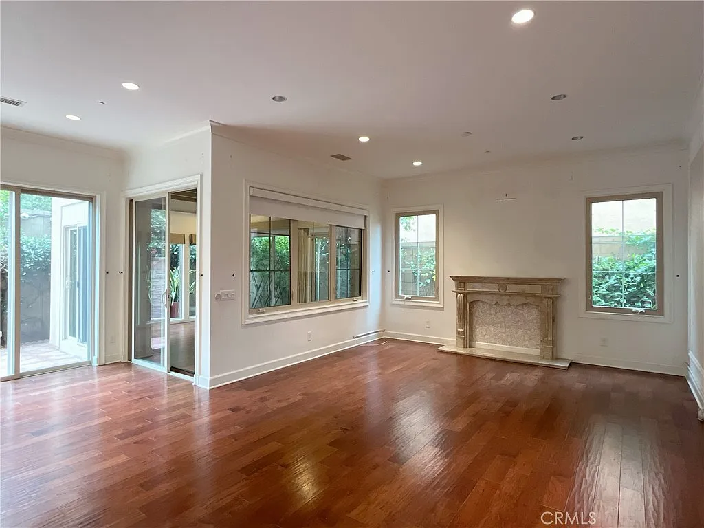 5 bed, 2790 sqft, $6,600 — Photo 4