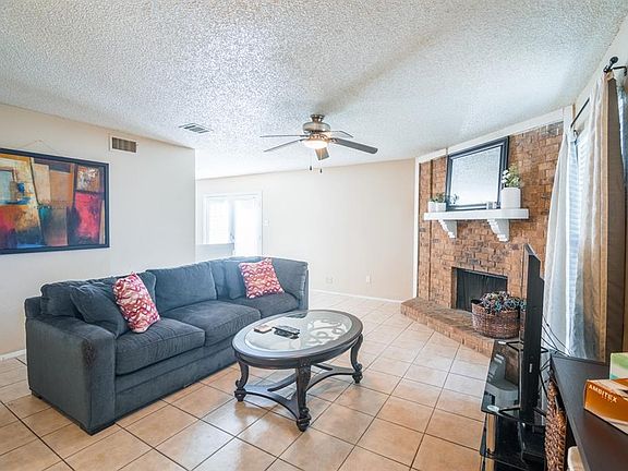 3rd image of 1820 Angelina Dr