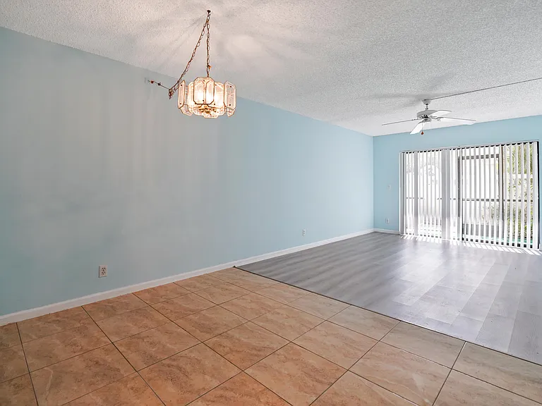 10204 Mangrove Dr #103 — Photo 2