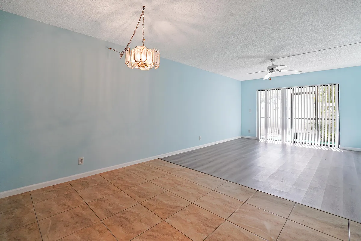 Building Photo - 10204 Mangrove Dr #103