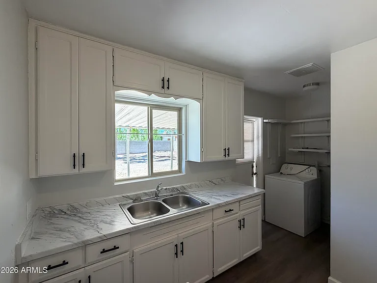 2221 E Osborn Rd — Photo 2