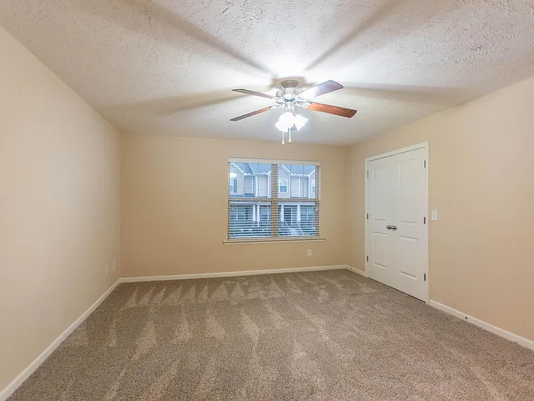 1512 Sprucedale Dr — Photo 8