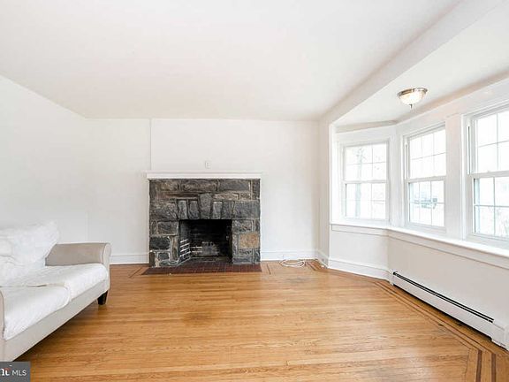 5th image of 1024 Morgan Ave