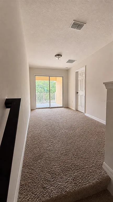 3 bed, 3.0 bath, 1584 sqft, $2,800 — Photo 2