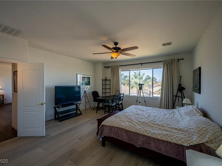 359 Hoskins Ct — Photo 41