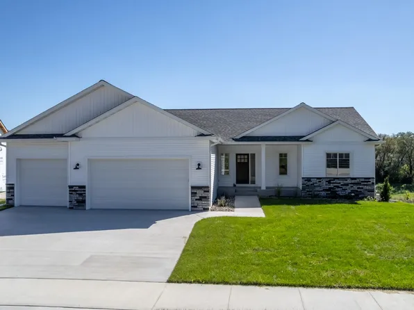 1892 Hadley Hills Dr NE, Rochester, MN 55906