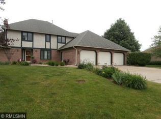 8380 Shadow Creek Dr, Maple Grove, MN 55311