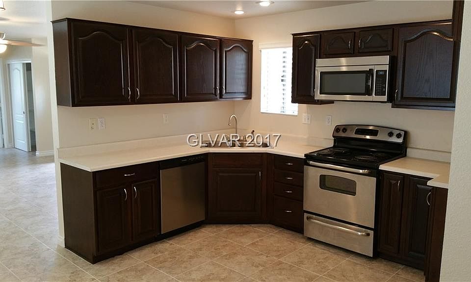 1st image of 299 Arnold St