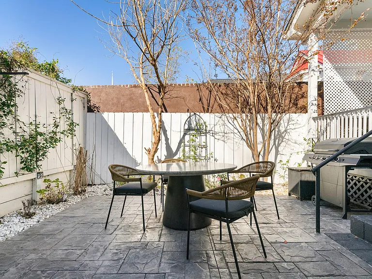 19 Aiken St — Photo 29