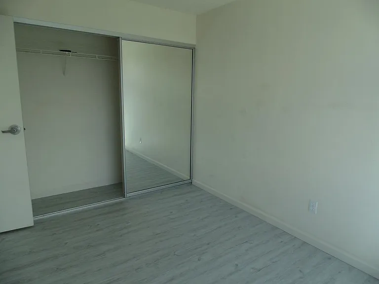 1448 Young St #1506 — Photo 12