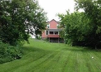 Beautiful Large Yard abutting a park with tennis court