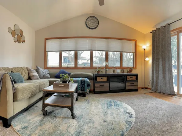 3051 Greenway Trl, Madison, WI 53719