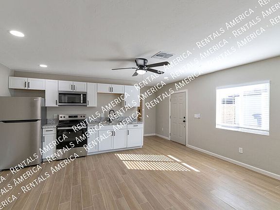 3rd image of 4733 E 18th St Unit B