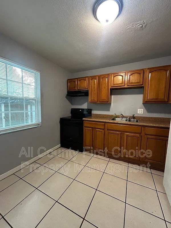 2 bed, 1.0 bath, 1000 sqft, $1,495 — Photo 2