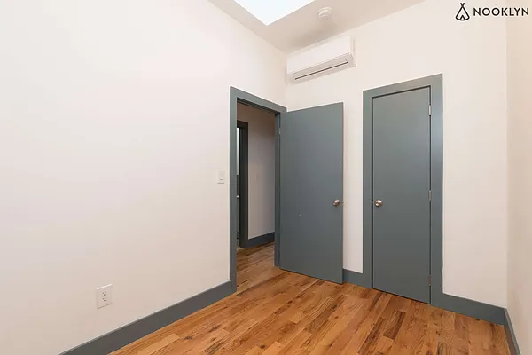 Rented by Nooklyn NYC LLC | media 41