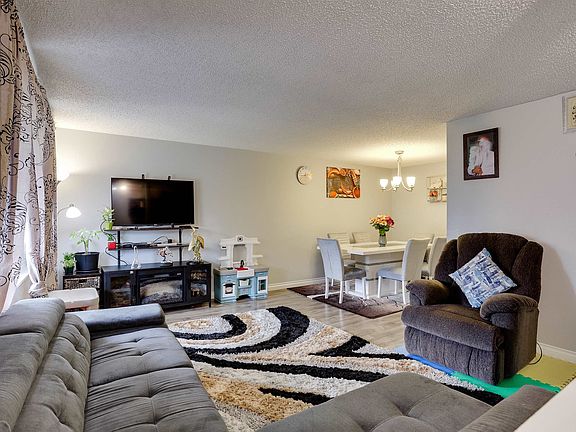 5th image of 13935 72nd Ave #709