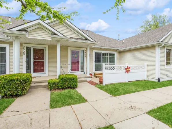 9904 Sunflower Pl, Johnston, IA 50131