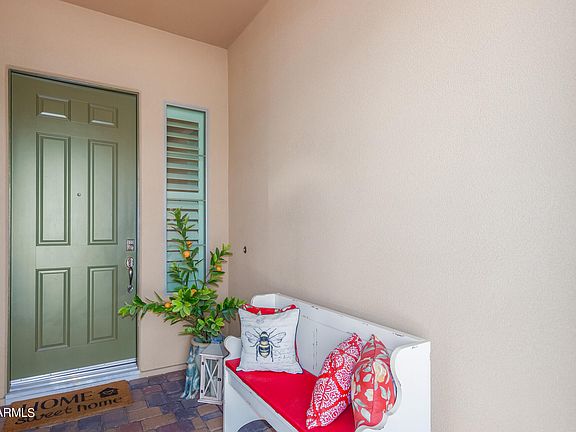3rd image of 307 E BERGAMOT Lane