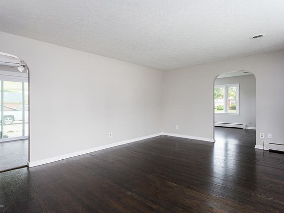 5th image of 11408 Semillon Ln