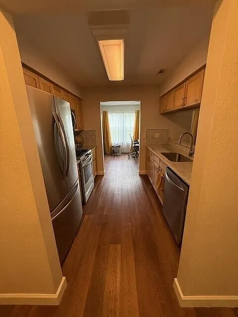 1 bed, 834 sqft, $1,700 — Photo 3