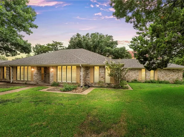 210 Trailwood Dr, Woodway, TX 76712
