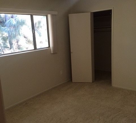 5th image of 2043 N Beachwood Dr APT 11