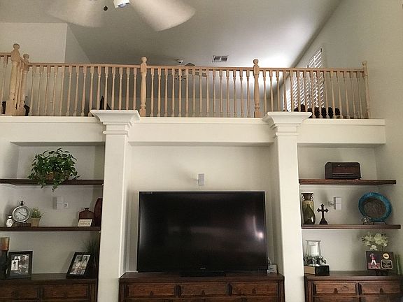 3rd image of 734 W Tierra Buena Ln
