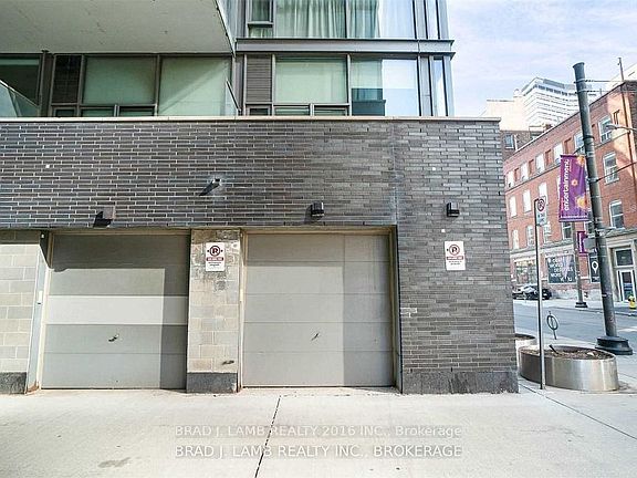 3rd image of 25 Oxley St #Townhouse 1