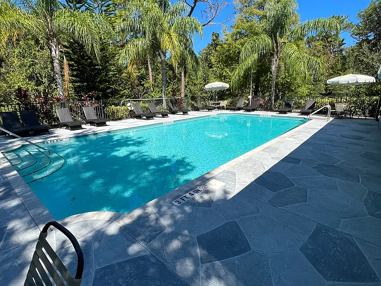 8353 Shallow Creek Ct — Photo 12