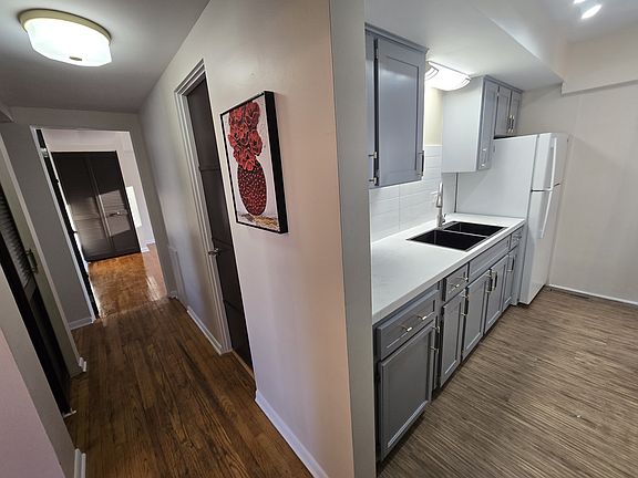 3rd image of 1734 Cromwell Dr APT 4