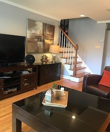 5th image of 3419 Greenleaf St #3419