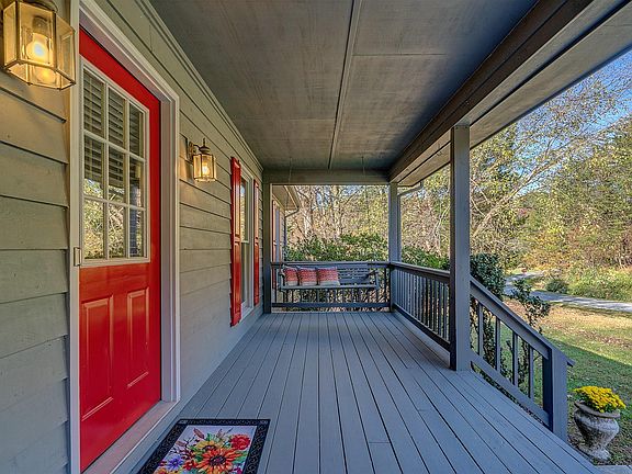 4th image of 101 Sedgefield Ln