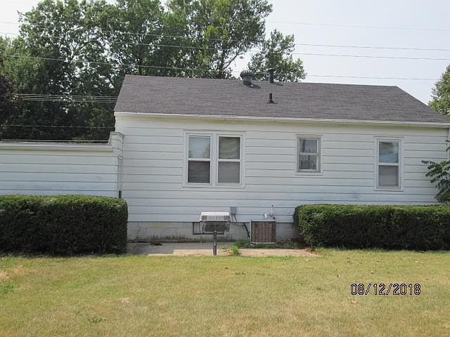 2nd image of 744 Wildwood Dr