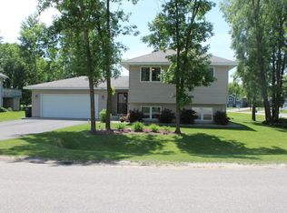1902 Lakepark Pl, Alexandria, MN 56308
